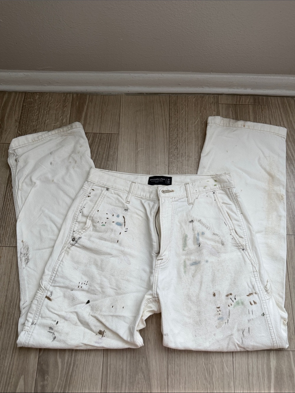 Abercrombie & Fitch Men's White Relaxed Painter Jeans